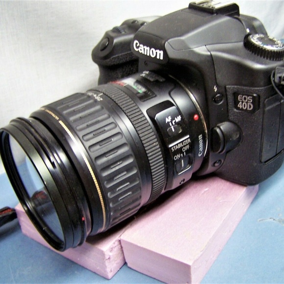 CANON EOS 20D DIGITAL SLR CAMERA with CANON 28-135MM LENS! with camera bag - Picture 2 of 16